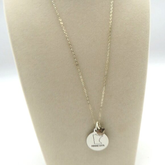 Minnesota State Necklace 18" Silver Tone Round State Pendant Heart Charm - Picture 2 of 6